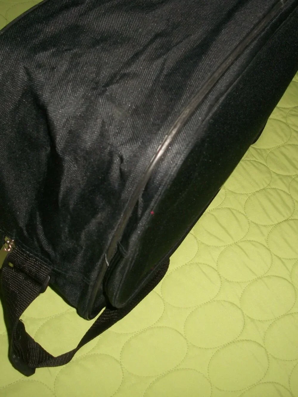 Embark Professional Black Messenger/Laptop Briefcase Shoulder Strap